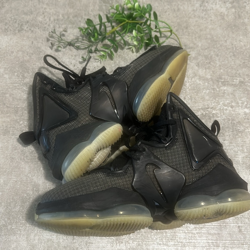 Lebron 19 XIX - Picture 5 of 6